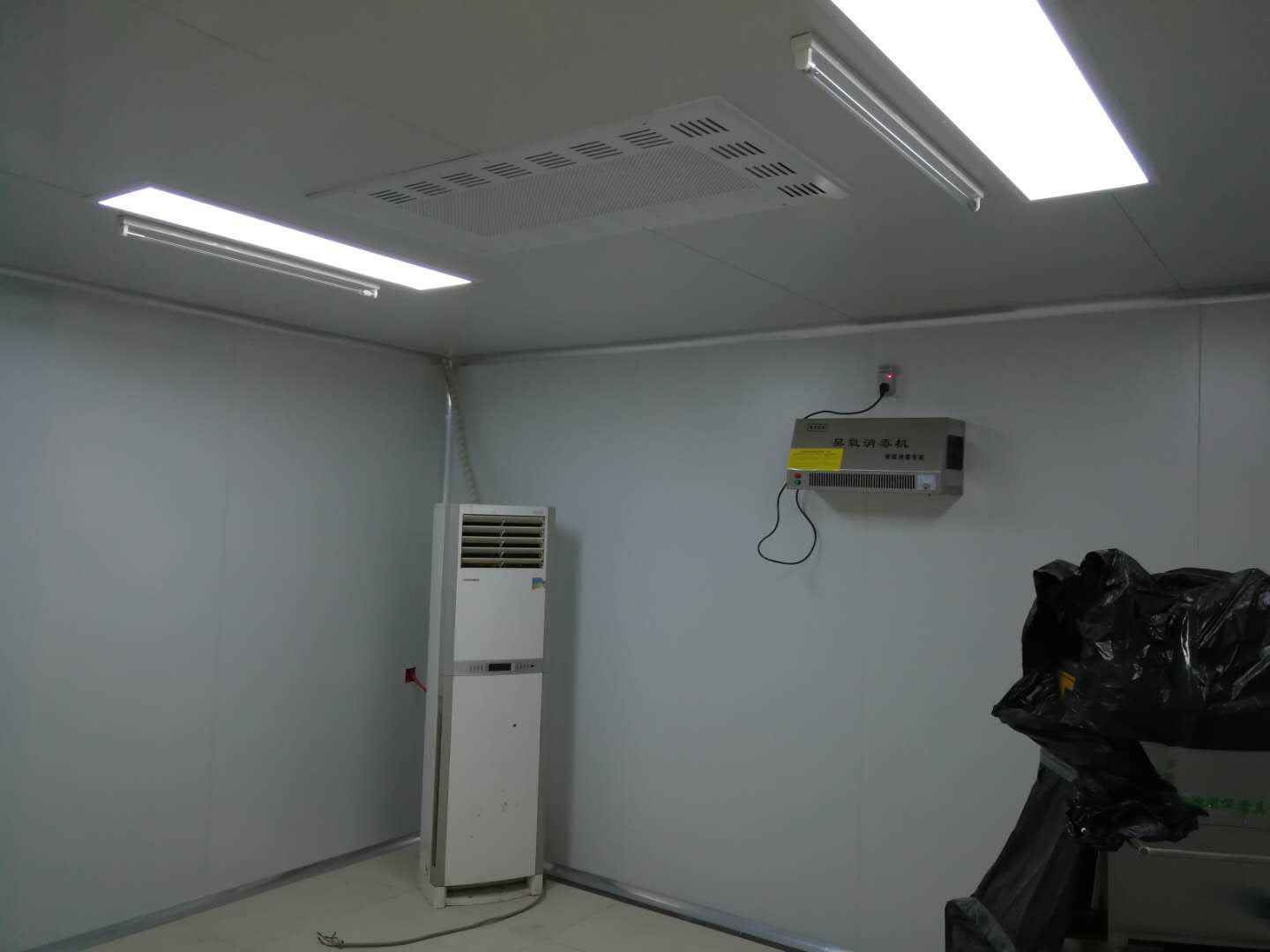 尉氏縣周伍清真食品廠潔凈內(nèi)包車間裝修